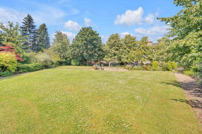 2 bed Apartment for sale Image 7