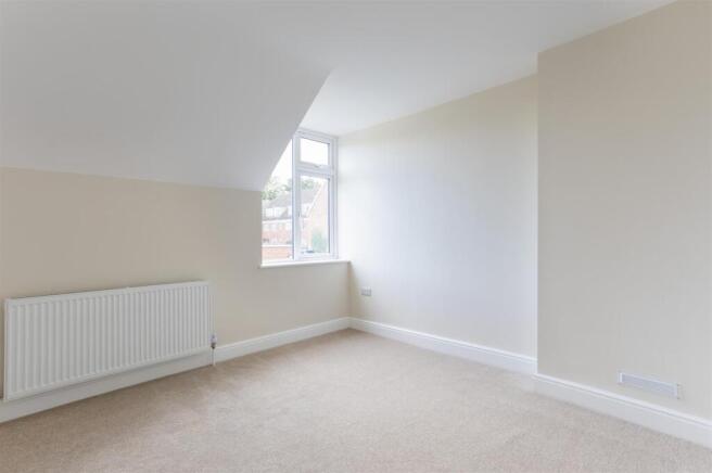 3 bed Terraced for sale Image 12