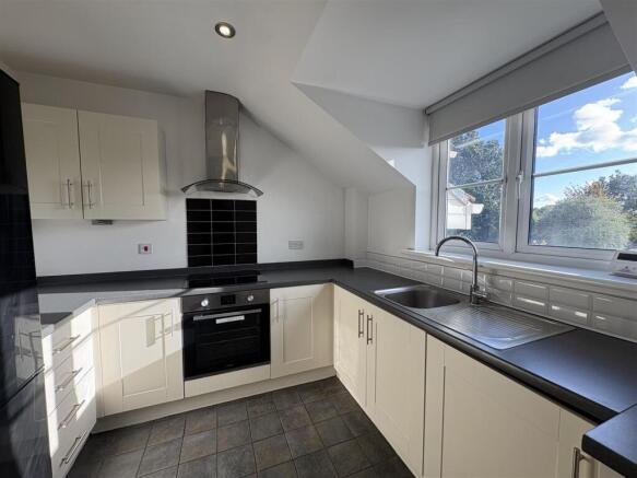 Kitchen 1.jpeg
