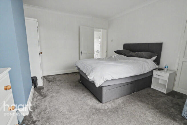 2 bed Semi-Detached for sale Image 11