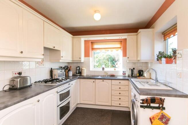 Kitchen with breakfa