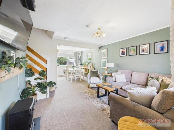 OPEN PLAN LOUNGE/DINER