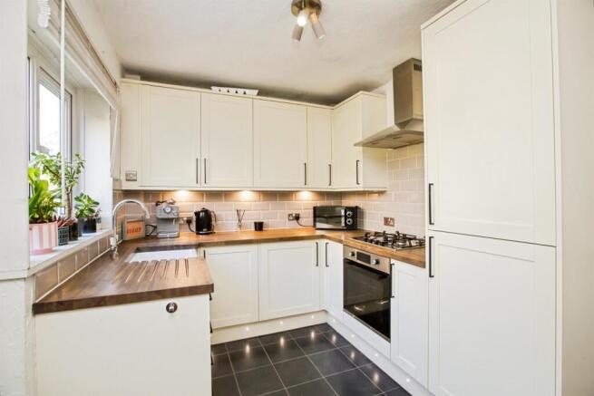 2 bed Semi-Detached for sale Image 4