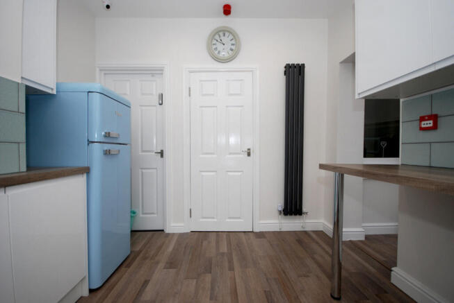 1 bed House Share to rent Image 6