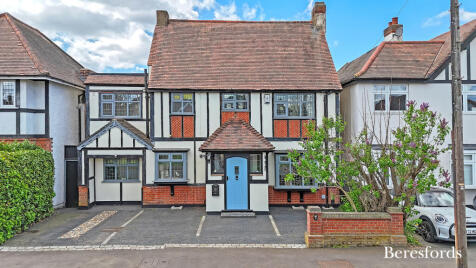 Redden Court Road, Romford, RM3