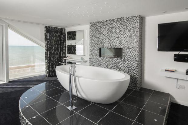 RAISED PLATFORM BATH