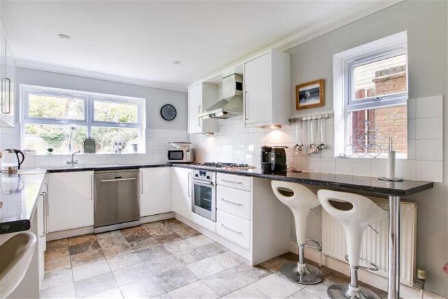 KITCHEN/BREAKFAST RO