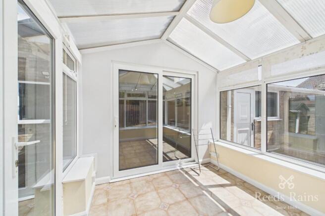 3 bed Bungalow for sale Image 8