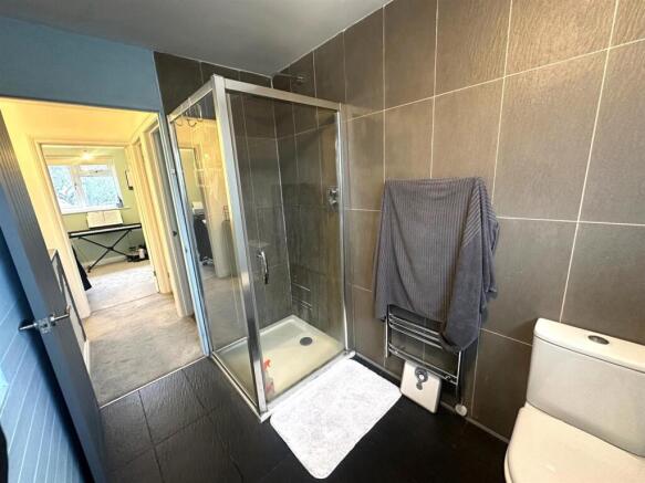 Shower Room.jpg