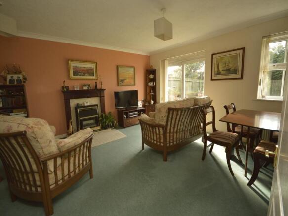 Lounge / Dining Room