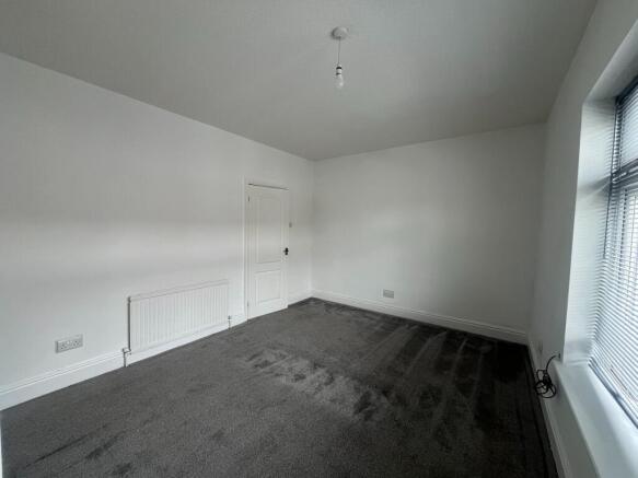 3 bed Terraced to rent Image 8