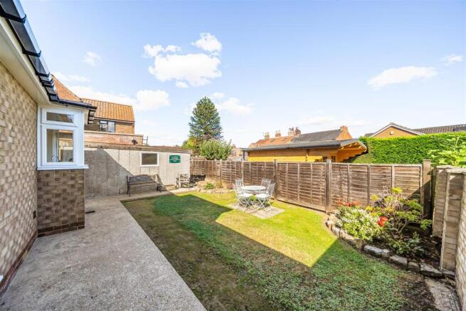 3 bed Semi-Detached Bungalow for sale Image 10