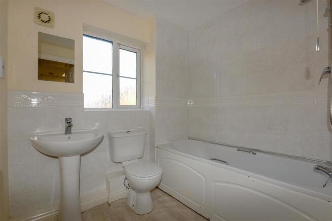 Bathroom 1.jpg