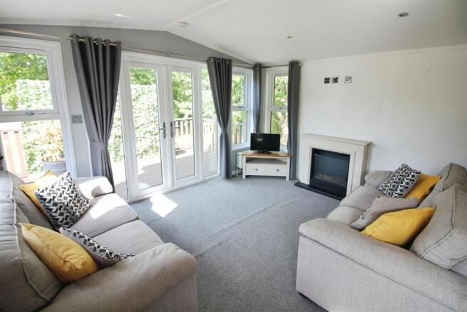 2 bed Park Home for sale Image 5