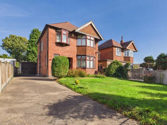 3-bed detached on St. Albans Road, Arnold, Nottingham, £280,000