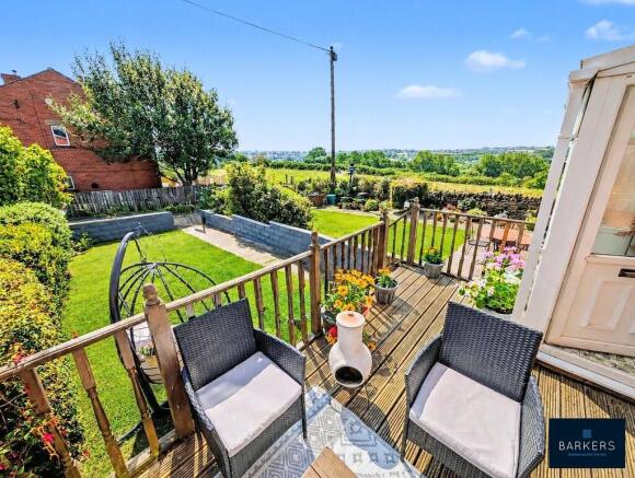 3 bed Town House for sale Image 2