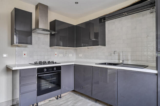 1429012-6-69aeefc...