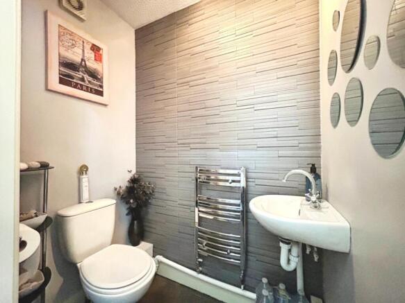 3 bed Semi-Detached for sale Image 7