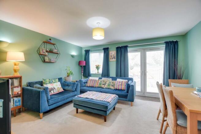 Lounge/Dining Room
