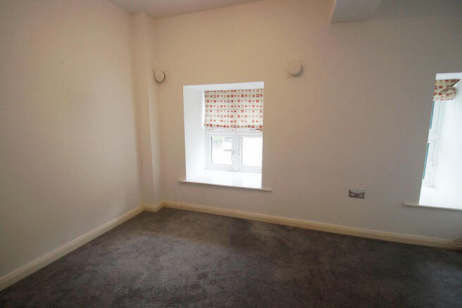 2 bed Duplex to rent Image 9