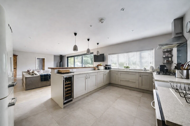 Hare Lane, Lingfield, RH7 6JB photo 3