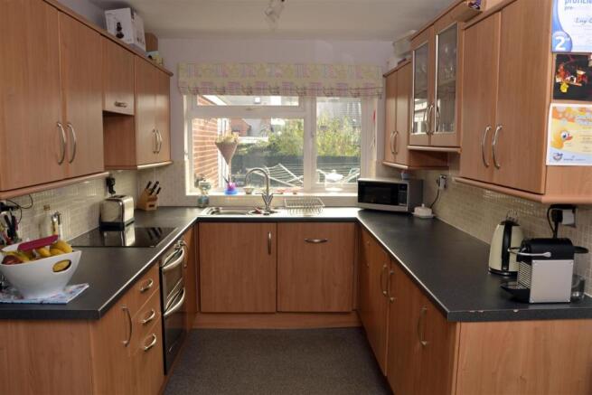 3 Kitchen.JPG