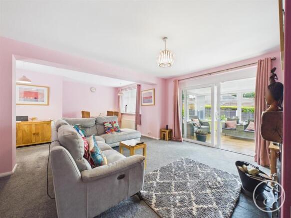 2 bed Detached Bungalow for sale Image 4