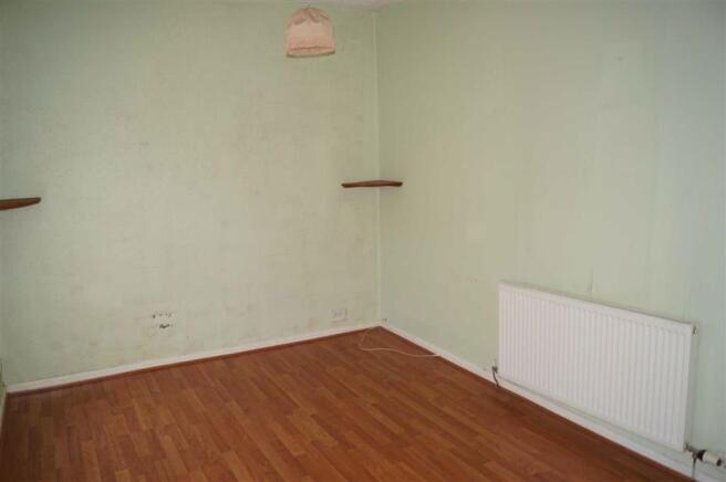 BEDROOM 1 (FRONT)