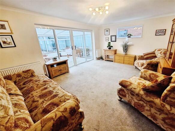 Upland Drive, Markfield, Leicestershire, LE67 photo 4