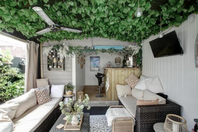 19. Garden room
