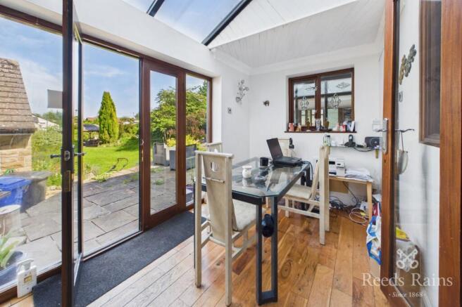5 bed Detached for sale Image 6