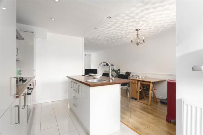 4 bed Detached for sale Image 4