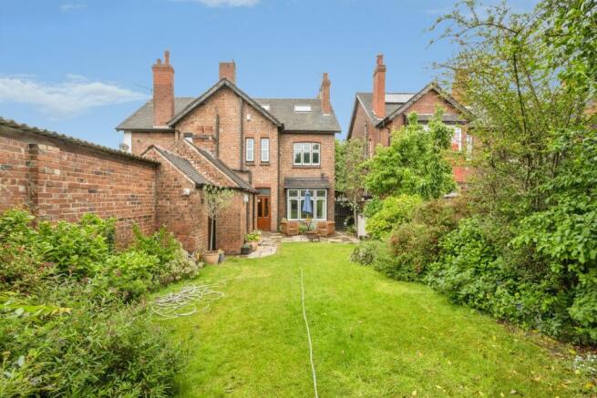 4 bed Semi-Detached for sale Image 4