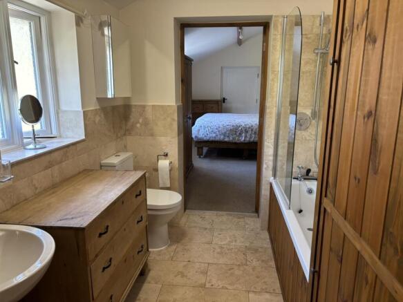 1 bed Detached Bungalow to rent Image 7