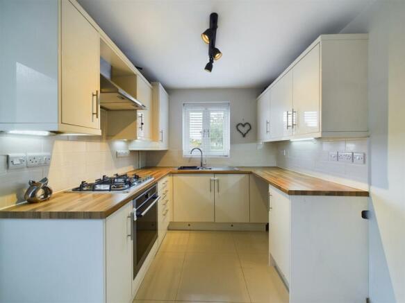 KITCHEN/ DINER