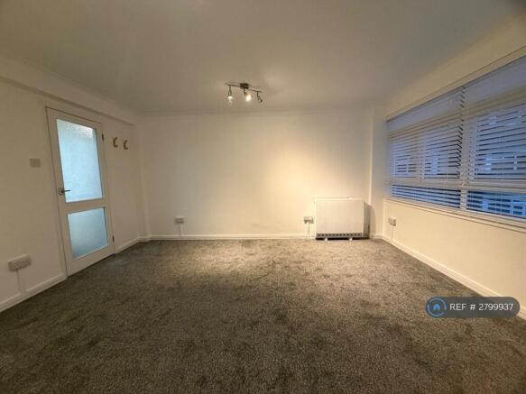 Living Room - South Facing 