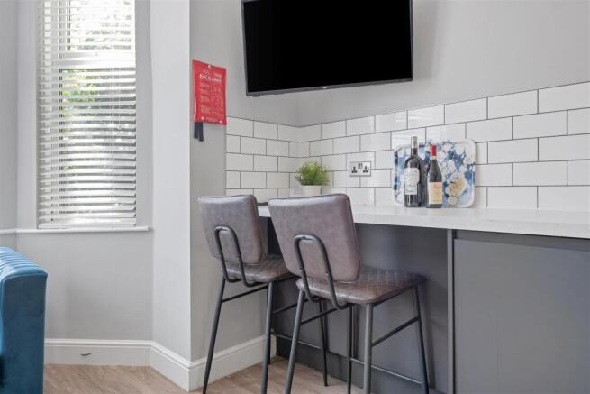 A, 11 Larkdale Rd-Hi-4.jpg