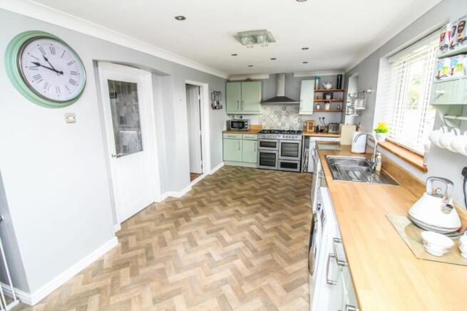 Kitchen Pic 2