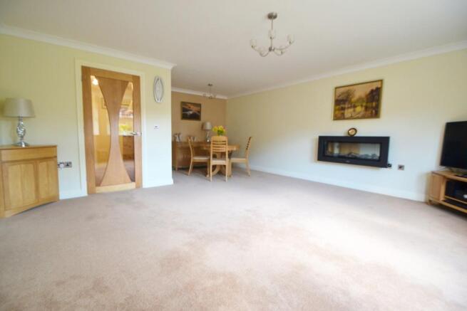 Sitting/Dining Room