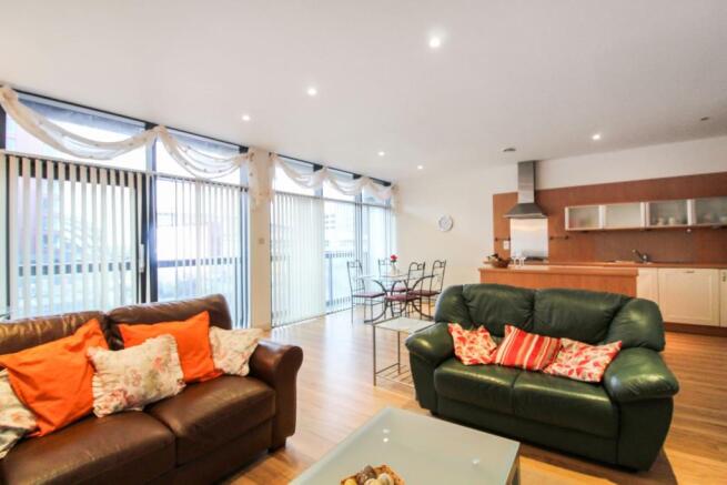Lounge / Kitchen