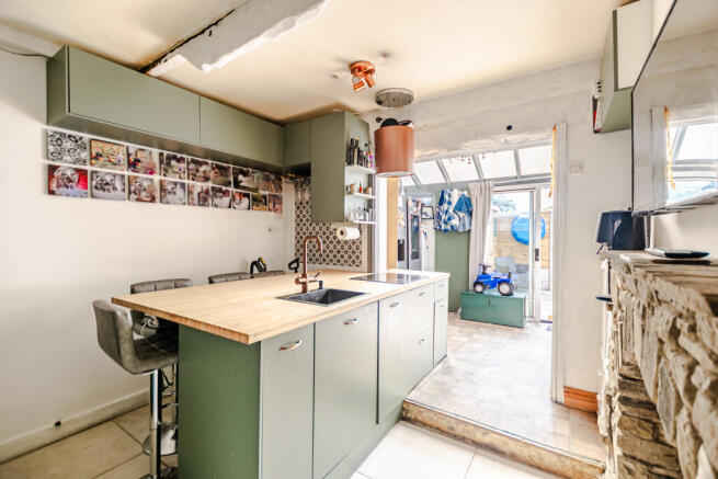3 bed Terraced for sale Image 4
