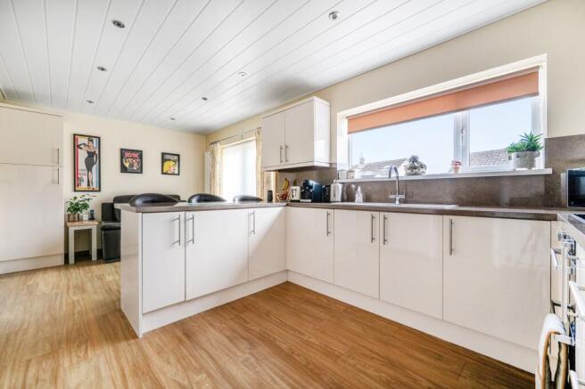 KITCHEN/ DINER/ FAMILY ROOM