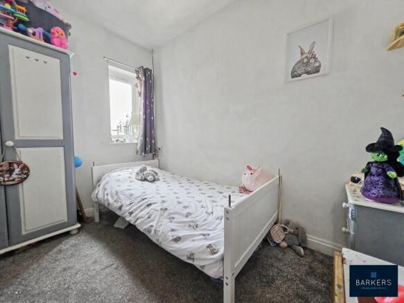 3 bed Town House for sale Image 11
