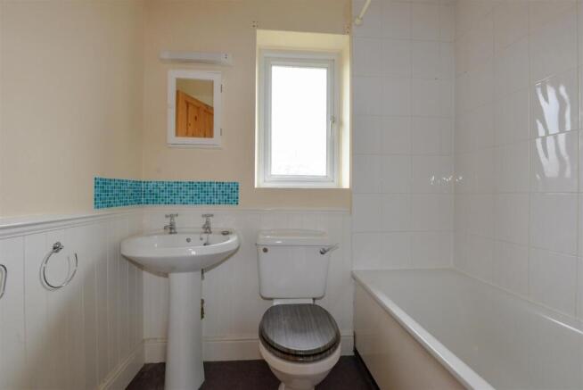 Bathroom 1.jpg