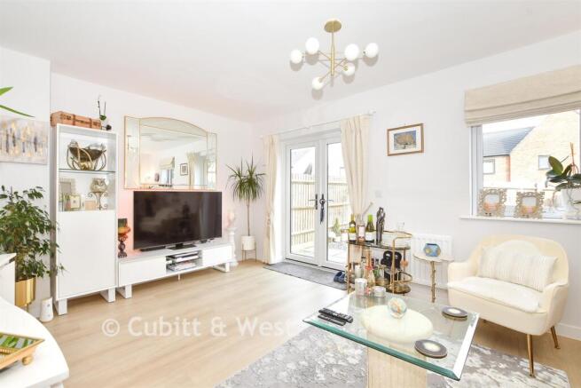 Lounge/ Diner/ Kitchen