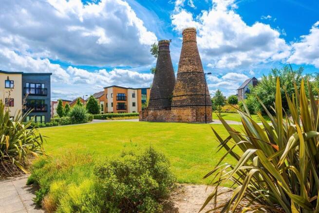 11 Ivory Close - ...