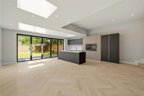 Huron Road, SW17