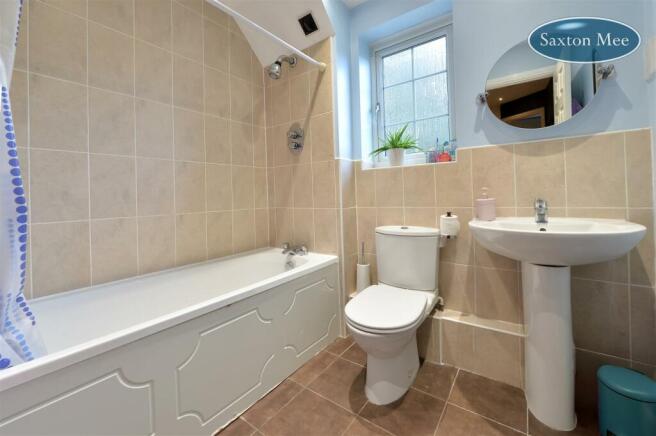 bathroom_2306 copy.jpg