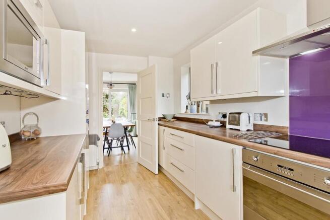 kitchen2.jpg