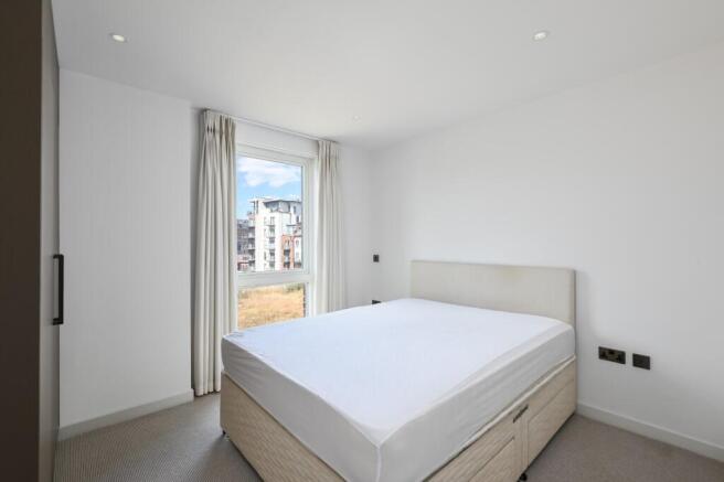 2 bed Flat for sale Image 6